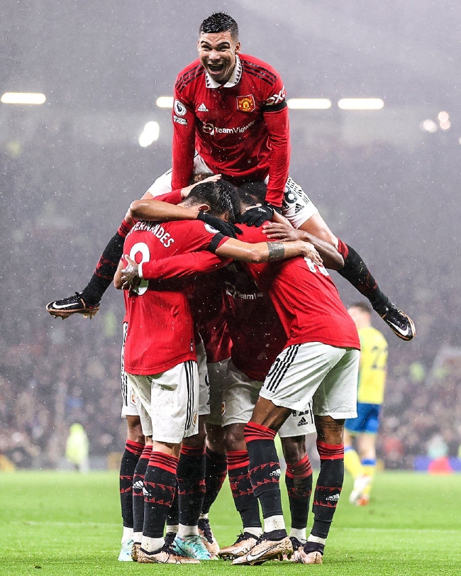 场上展现更 场上展现更